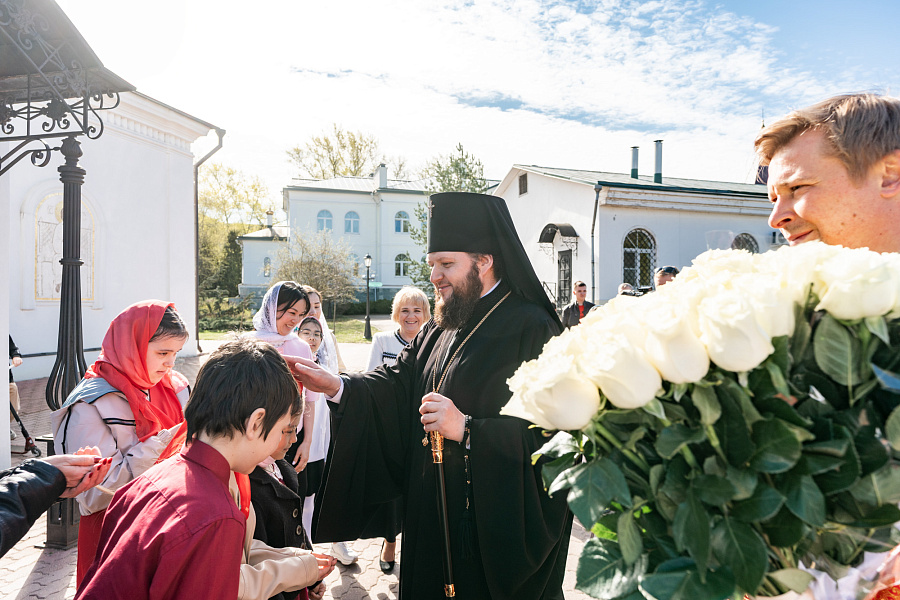 Архиерейское богослужение в Воскресенском храме города Подольска